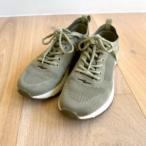 Women's hylo LIGHT Running Shoes in Sage